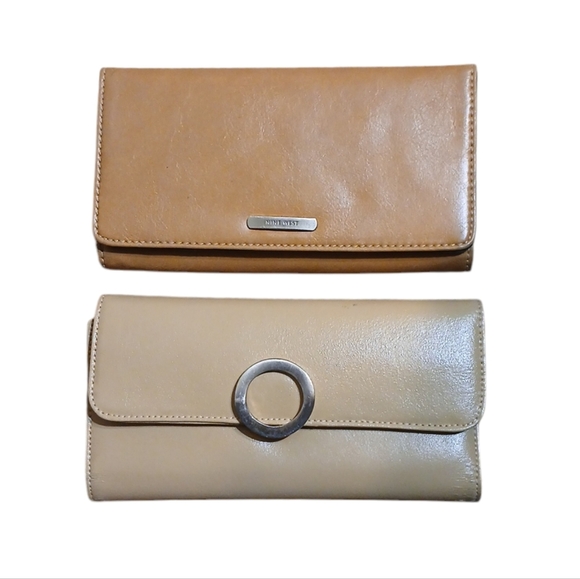 Wilson's and Nine West Tan Leather Wallets - Picture 1 of 16